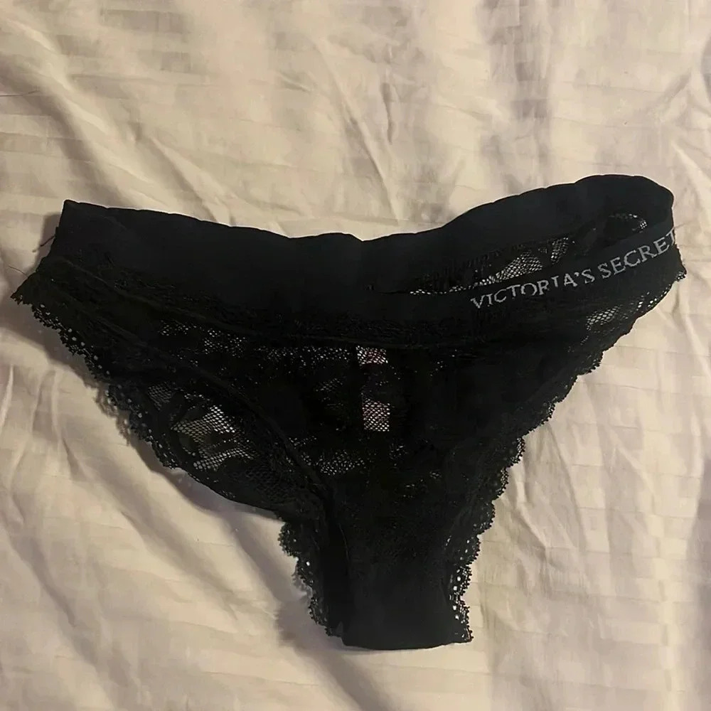 Victoria Secret Lace Cheeky Pantie S